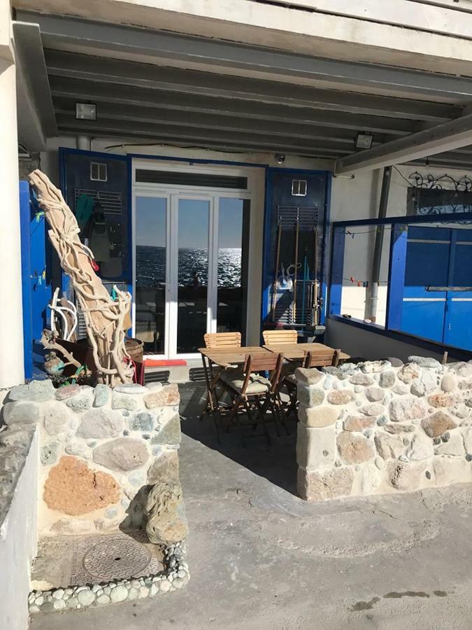 Le Cabanon Bleu Sur La Plage Marseille Eksteriør billede