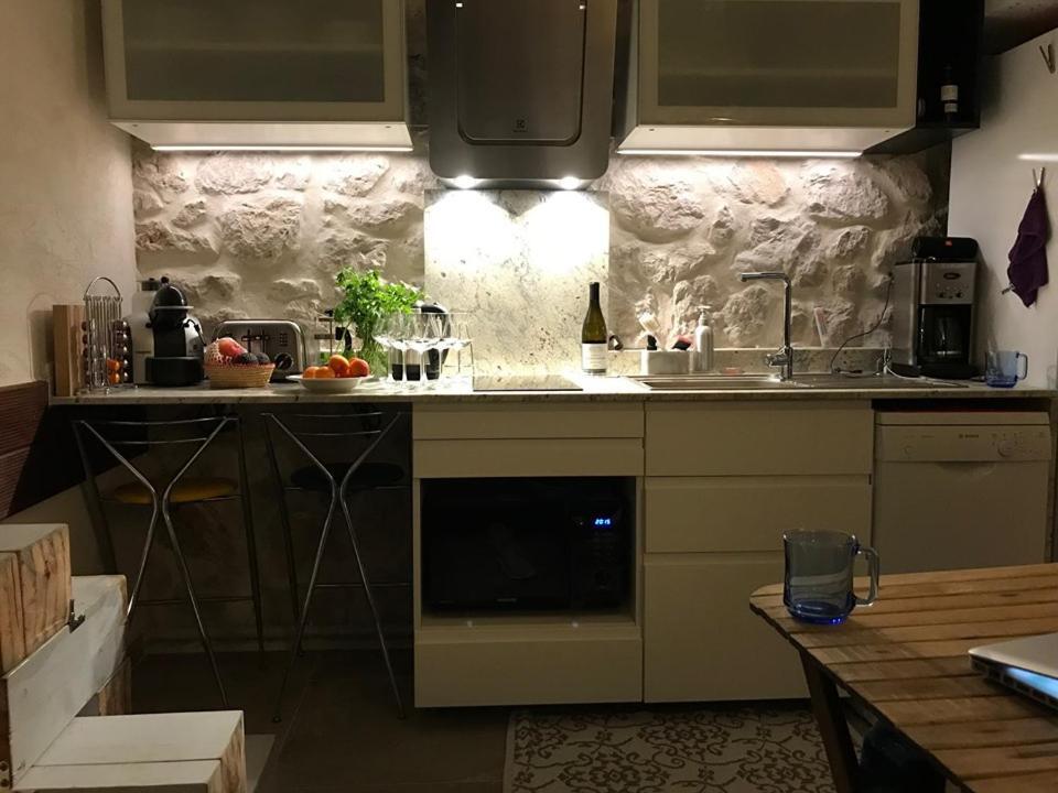 Le Cabanon Bleu Sur La Plage Marseille Eksteriør billede